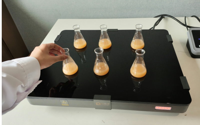 實驗電熱板
